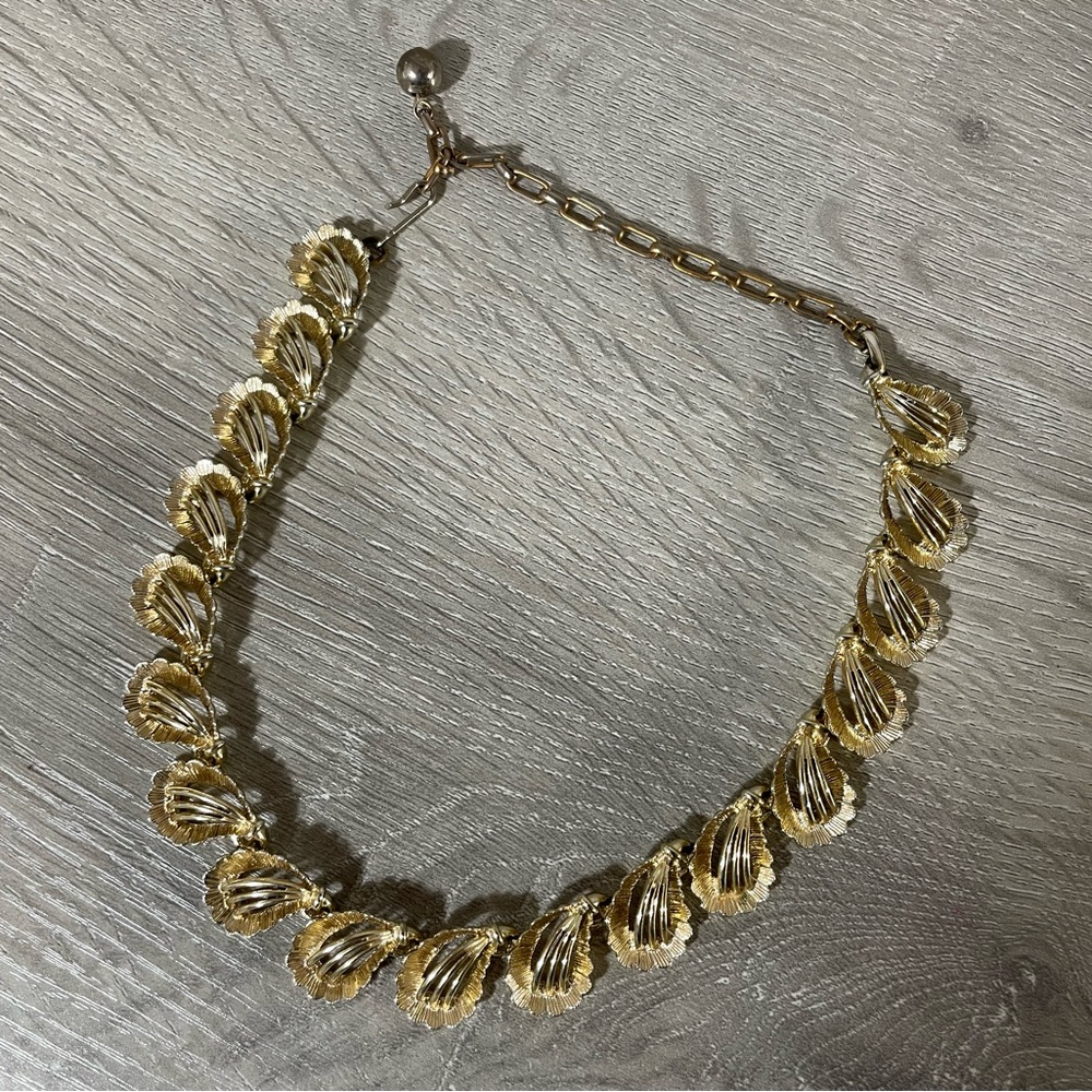 Elegant Vintage Gold-Toned Necklace